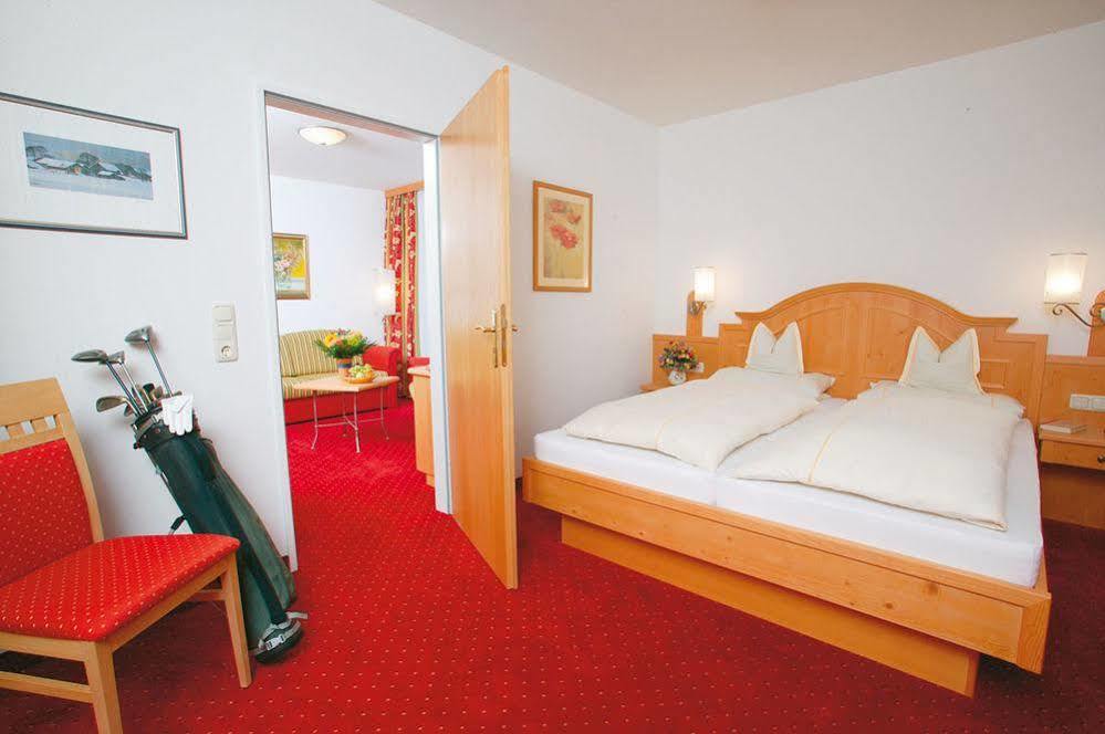 Hotel Garni Christl Бад Грисбах Екстериор снимка